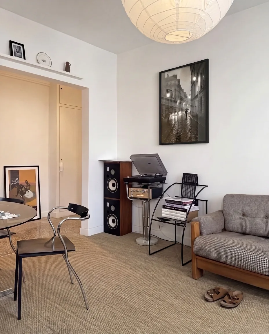 Styled room with PaRiS
