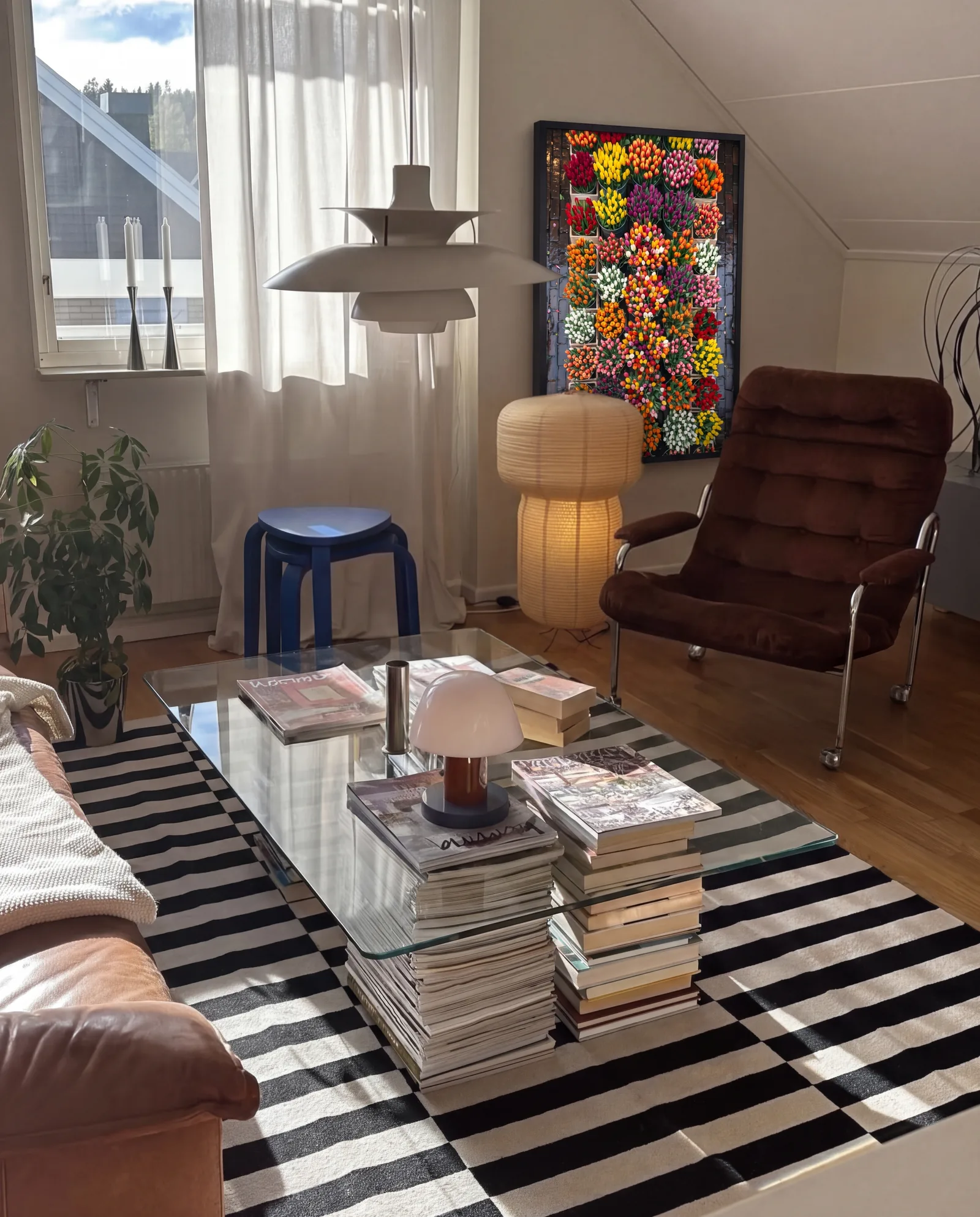 Styled room with Tulip Bucket Grid